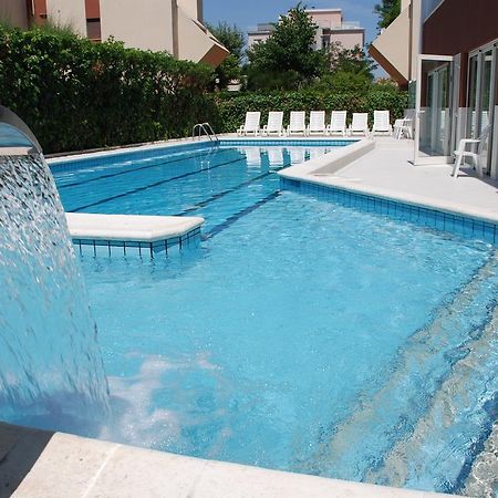 Noha Suite Hotel Риччоне Экстерьер фото