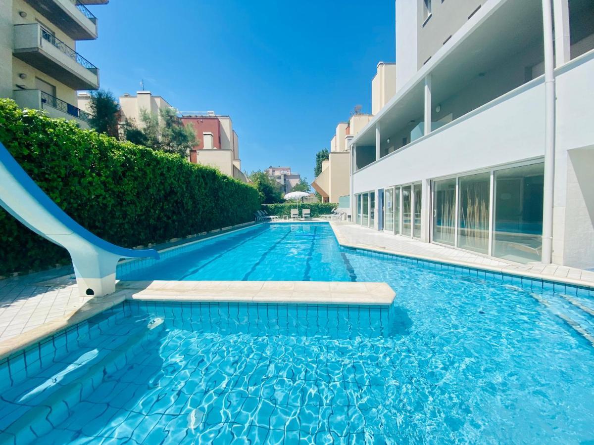 Noha Suite Hotel Риччоне Экстерьер фото